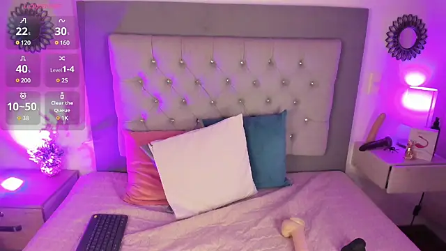 Snapshot of Kylie2211 chatting on 02-20-25, 05:44 Kylie2211 online show from 02-20-25, 05:44