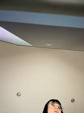 Snapshot of Kylie2211 chatting on 02-21-25, 02:39 Kylie2211 online show from 02-21-25, 02:39