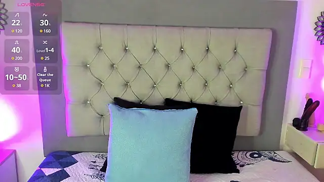 Snapshot of Kylie2211 chatting on 03-14-25, 12:18 Kylie2211 online show from 03-14-25, 12:18