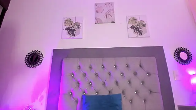 Snapshot of Kylie2211 chatting on 03-18-25, 06:37 Kylie2211 online show from 03-18-25, 06:37