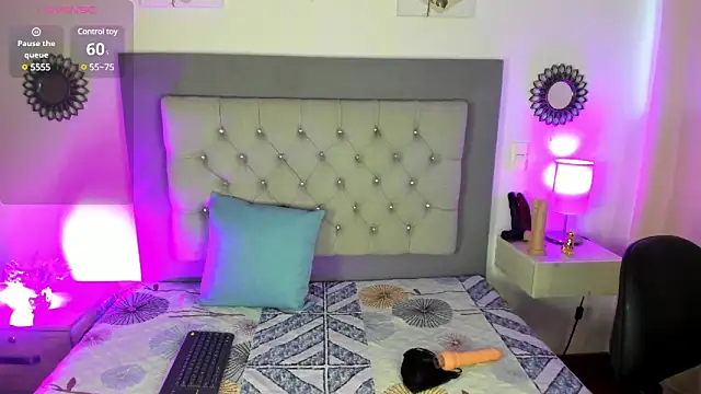 Snapshot of Kylie2211 chatting on 03-19-25, 11:17 Kylie2211 online show from 03-19-25, 11:17