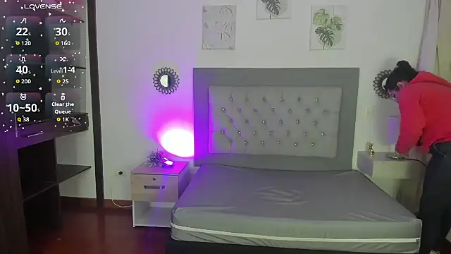 Snapshot of Kylie2211 chatting on 09-18-25, 02:57 Kylie2211 online show from 09-18-25, 02:57