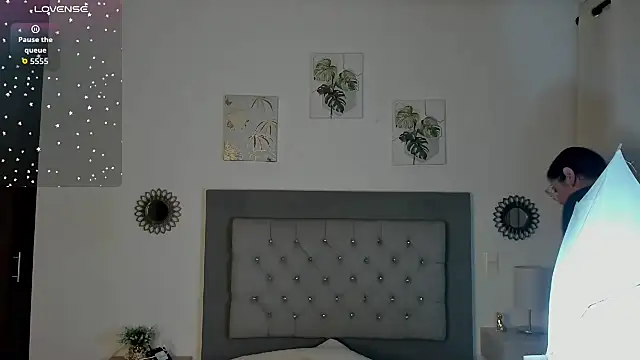 Snapshot of Kylie2211 chatting on 09-20-25, 02:01 Kylie2211 online show from 09-20-25, 02:01