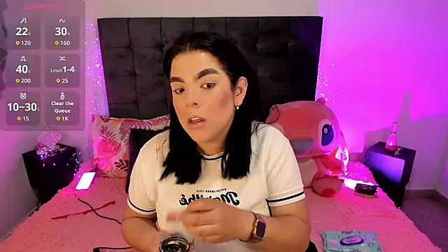 Snapshot of Kylie2211 chatting on 10-26-25, 09:10 Kylie2211 online show from 10-26-25, 09:10