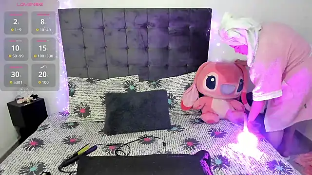 Snapshot of Kylie2211 chatting on 10-29-25, 01:52 Kylie2211 online show from 10-29-25, 01:52