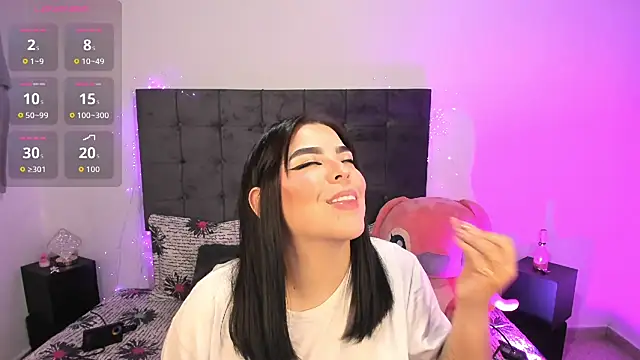 Snapshot of Kylie2211 chatting on 11-06-25, 03:24 Kylie2211 online show from 11-06-25, 03:24