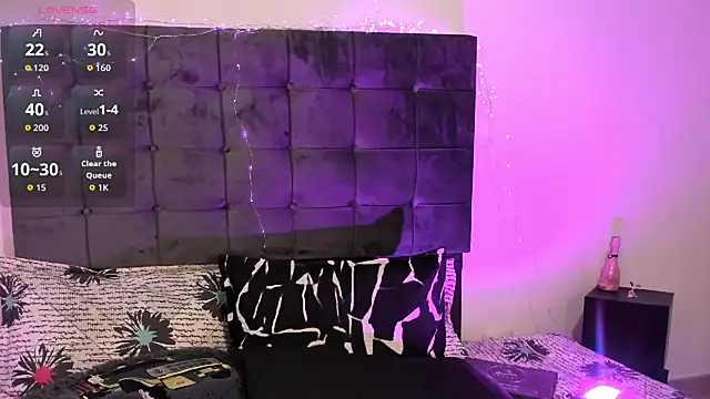 Snapshot of Kylie2211 chatting on 11-15-25, 11:18 Kylie2211 online show from 11-15-25, 11:18