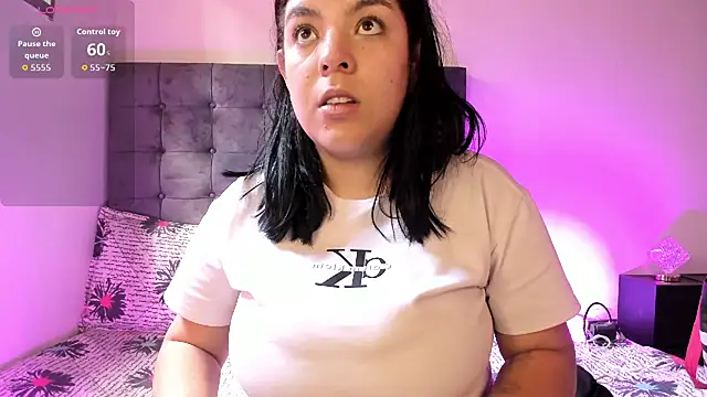 Snapshot of Kylie2211 chatting on 11-19-25, 05:24 Kylie2211 online show from 11-19-25, 05:24