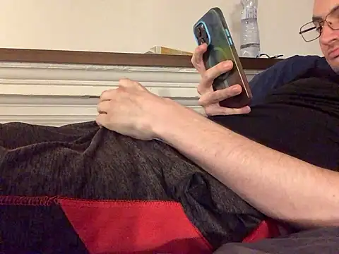 Snapshot of Hebrewhammers42 chatting on 12-02-24, 09:06 Hebrewhammers42 online show from 12-02-24, 09:06