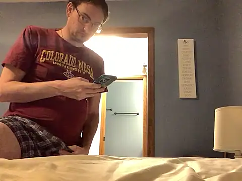 Snapshot of Hebrewhammers42 chatting on 03-19-25, 03:30 Hebrewhammers42 online show from 03-19-25, 03:30