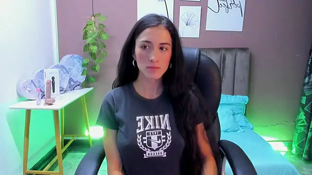 SharonSander online show from 02-02-25, 02:38