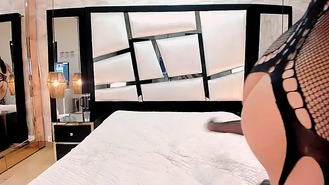 LiaObrien online show from 11-23-25, 09:14