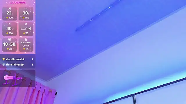 Snapshot of SarayRoyse chatting on 02-06-25, 10:10 SarayRoyse online show from 02-06-25, 10:10