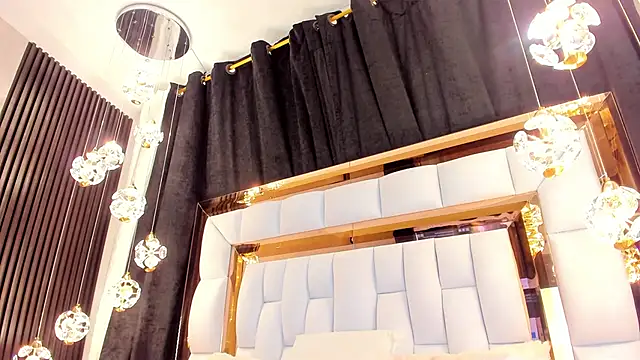 Snapshot of SarayRoyse chatting on 03-11-25, 07:14 SarayRoyse online show from 03-11-25, 07:14