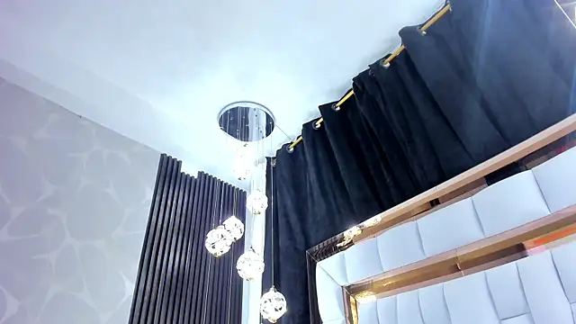 Snapshot of SarayRoyse chatting on 09-20-25, 07:37 SarayRoyse online show from 09-20-25, 07:37