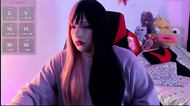 Snapshot of _Skie_ chatting on 02-07-25, 08:33 Skie online show from 02-07-25, 08:33