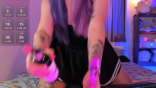 Snapshot of _Skie_ chatting on 10-23-25, 04:45 Skie online show from 10-23-25, 04:45