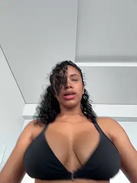 Snapshot of Brunettexio chatting on 12-29-24, 08:04 Brunettexio online show from 12-29-24, 08:04