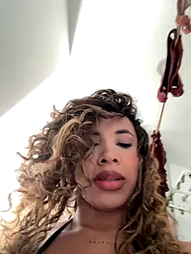 Snapshot of Brunettexio chatting on 09-28-25, 08:58 Brunettexio online show from 09-28-25, 08:58