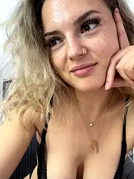 LexyGold online show from 09-14-25, 02:05