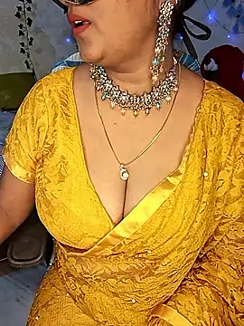 Snapshot of Love_Winss chatting on 09-14-25, 05:50 Love Winss online show from 09-14-25, 05:50