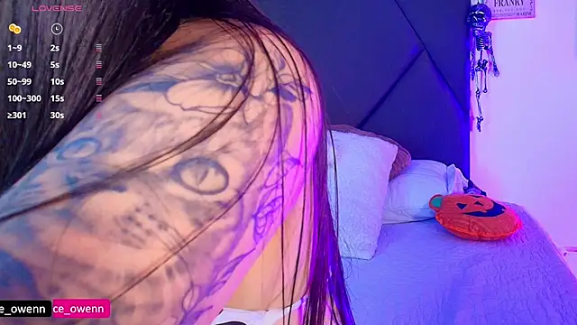 Snapshot of Aliceowenn chatting on 11-01-25, 09:06 Aliceowenn online show from 11-01-25, 09:06