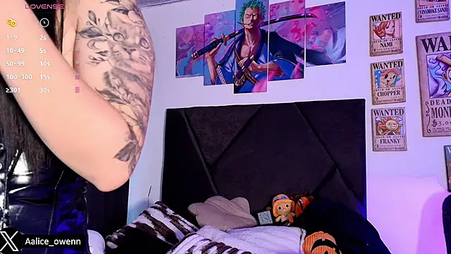 Snapshot of Aliceowenn chatting on 11-25-25, 10:32 Aliceowenn online show from 11-25-25, 10:32