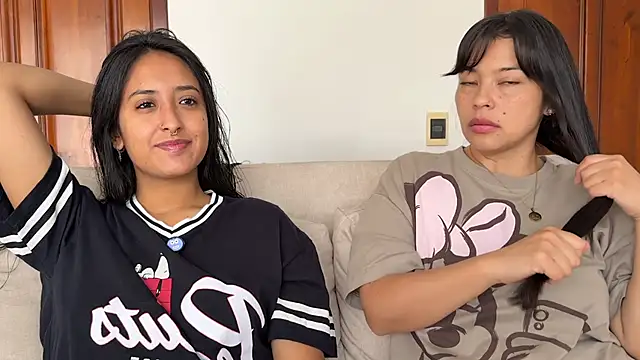 2SummerLove1 online show from 10-26-25, 02:12