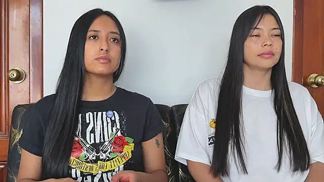 2SummerLove1 online show from 11-19-25, 02:39