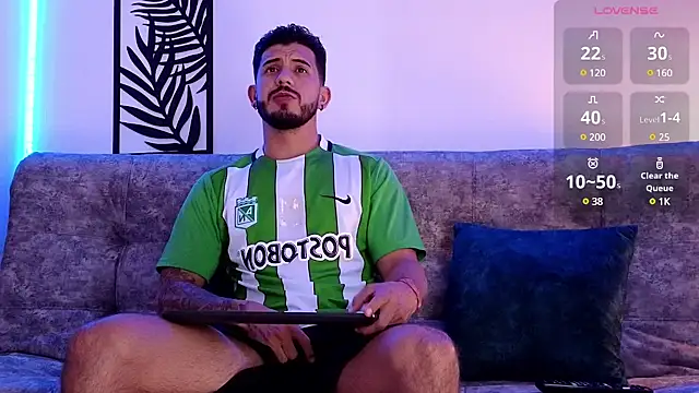 Snapshot of Bruno_Mattos chatting on 12-18-24, 06:03 Bruno Mattos online show from 12-18-24, 06:03