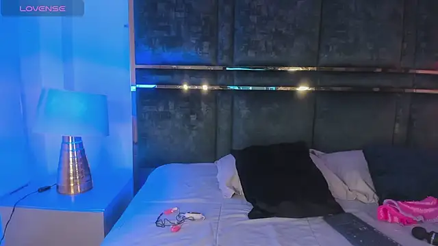 EmilyAllen  online show from 02-26-25, 05:53