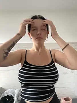 Snapshot of RoxiBlack chatting on 10-01-25, 01:50 RoxiBlack online show from 10-01-25, 01:50