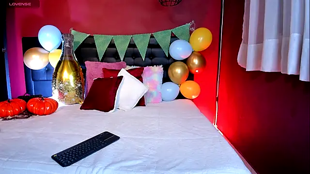  Tattoo Couple online show from 09-28-25, 02:22