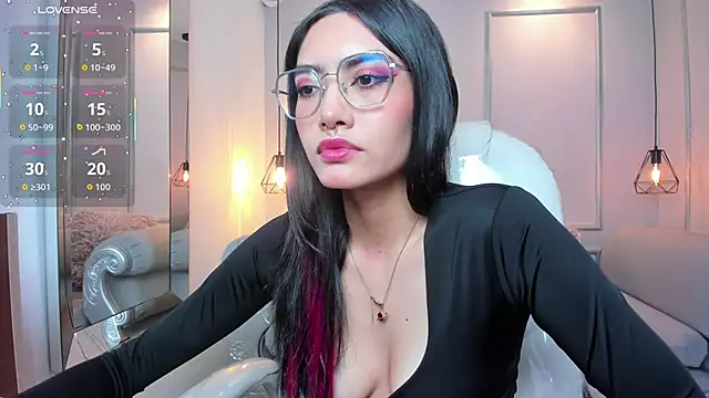 AzuraKindong online show from 11-04-25, 07:24