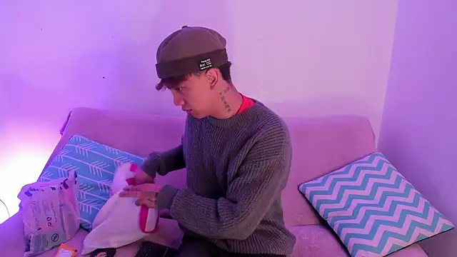 Snapshot of Tomy_Rox chatting on 11-12-25, 08:52 Tomy Rox online show from 11-12-25, 08:52