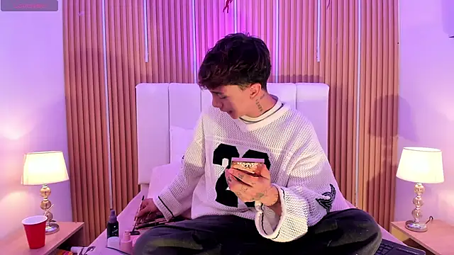 Snapshot of Tomy_Rox chatting on 02-19-26, 08:49 Tomy Rox online show from 02-19-26, 08:49