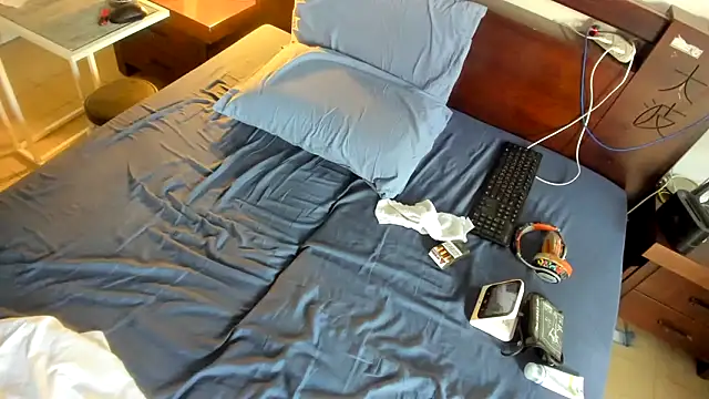 CTPuIITu3 online show from 09-19-25, 04:03