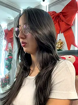 AnyaFloyd69 online show from 12-17-25, 08:59