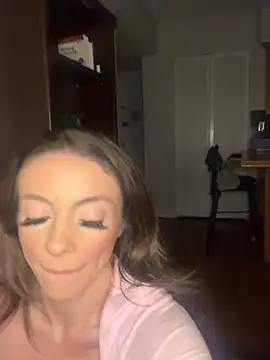 Snapshot of greedybratt chatting on 02-11-26, 10:42 greedybratt online show from 02-11-26, 10:42