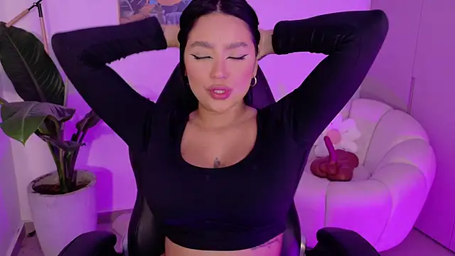 sarawinstone online show from 12-21-25, 12:18