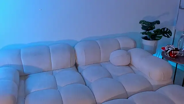 freya bella  online show from 03-06-25, 06:30