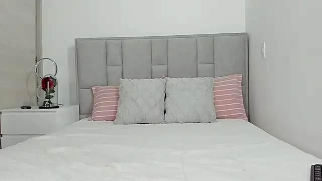 Snapshot of Shana_Rymer chatting on 02-26-25, 12:16 Shana Rymer online show from 02-26-25, 12:16