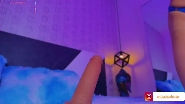 MiissCharlotte online show from 03-11-25, 08:20