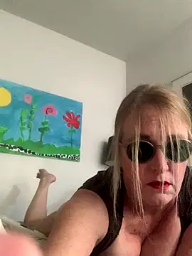 Snapshot of Jennifera123 chatting on 01-05-26, 09:40 Jennifera123 online show from 01-05-26, 09:40