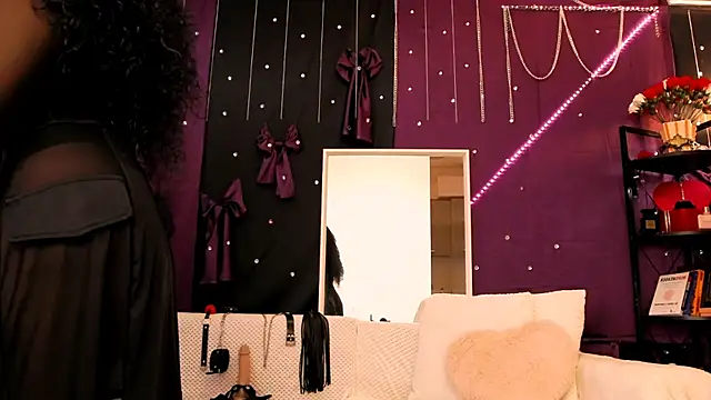 Wicked Hilde online show from 09-18-25, 06:59