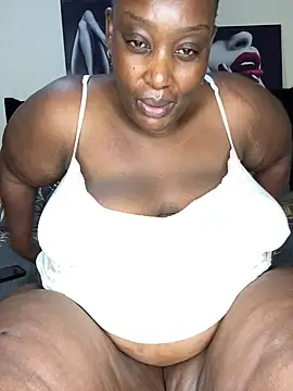 MsWhiteChocolatte online show from 02-23-25, 10:06