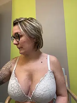 marinella07 online show from 02-02-25, 08:35