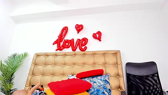 sophie-newton online show from 03-01-25, 06:43