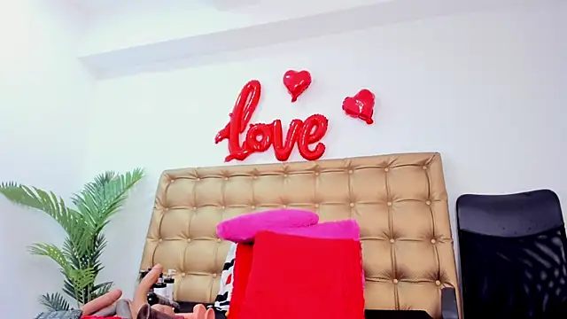 sophie-newton online show from 03-07-25, 06:33