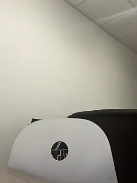 Snapshot of MaraNightmare chatting on 02-16-25, 04:10 MaraNightmare online show from 02-16-25, 04:10